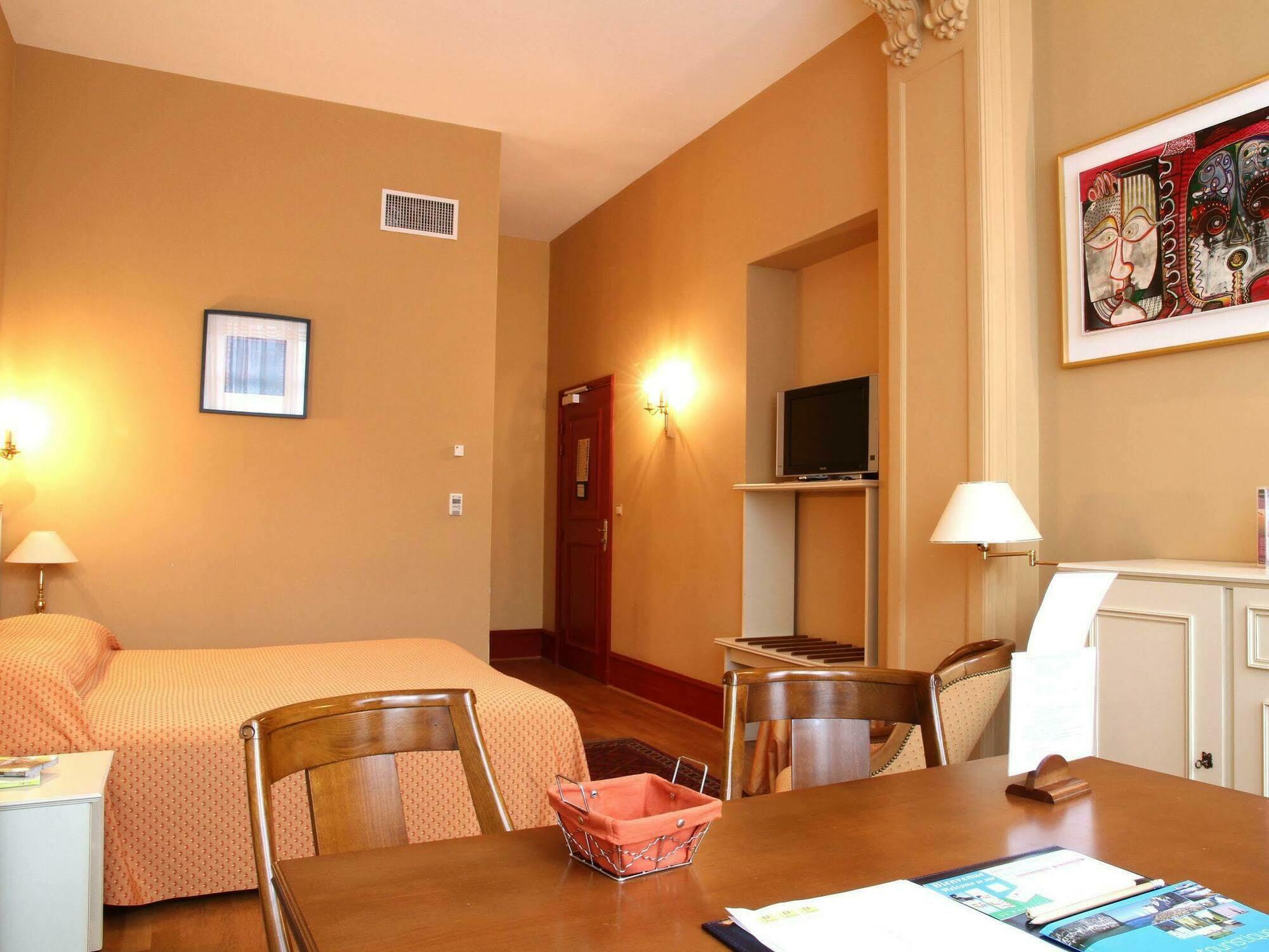 Ermitage Bouquet Hotel Rouen Eksteriør billede