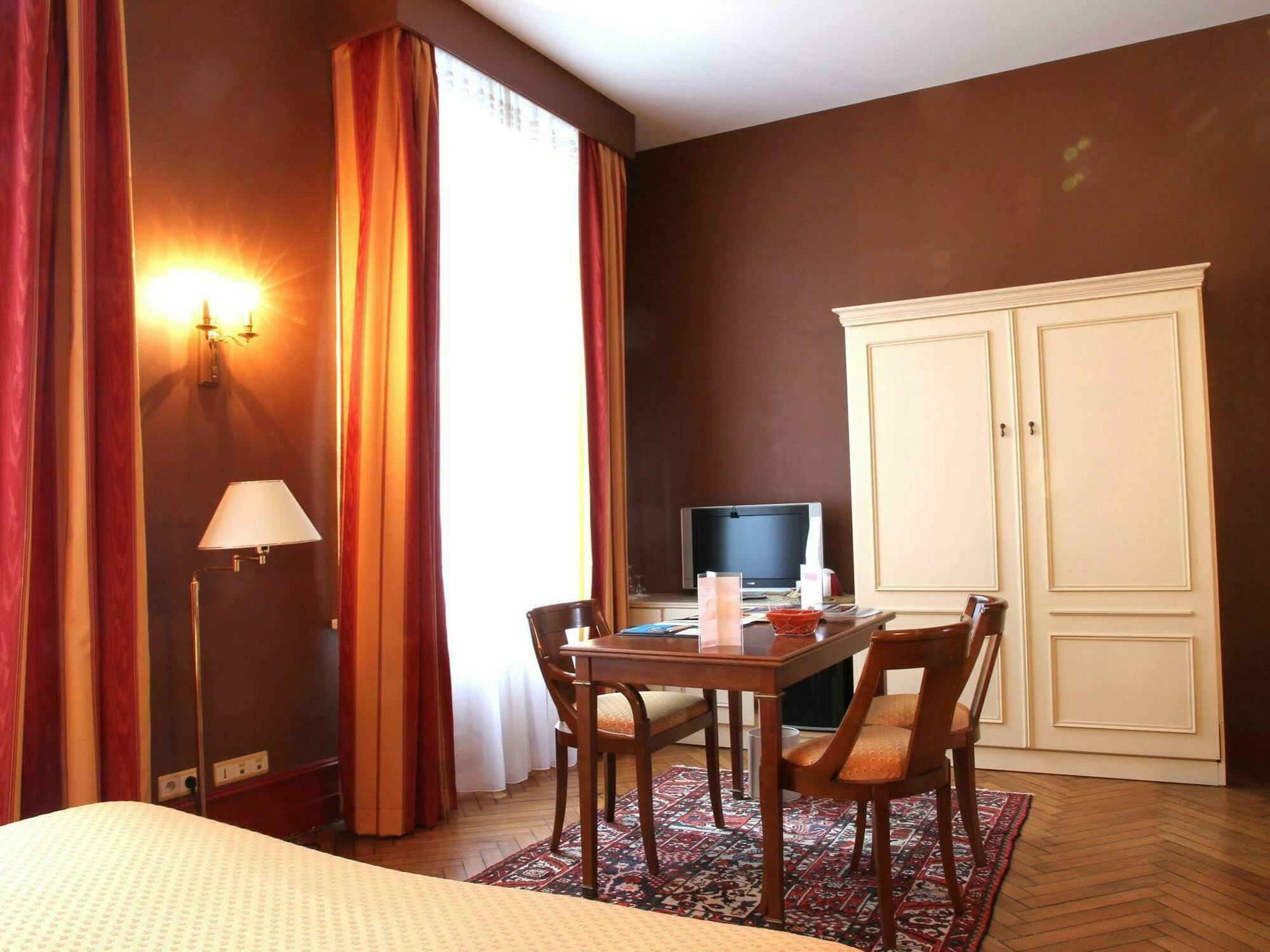 Ermitage Bouquet Hotel Rouen Eksteriør billede